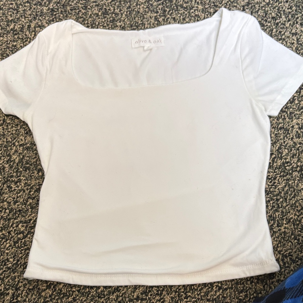 Olive & Oak Classic White Short Sleeve Top